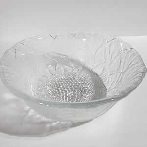 Vintage Large lettuce Cabbage leaf salad serving glass bowl 9"